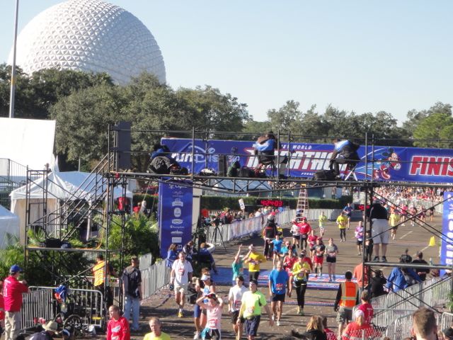 January 8, 2012 approx 9:30am. The Disney full Marathon began at 5:30am