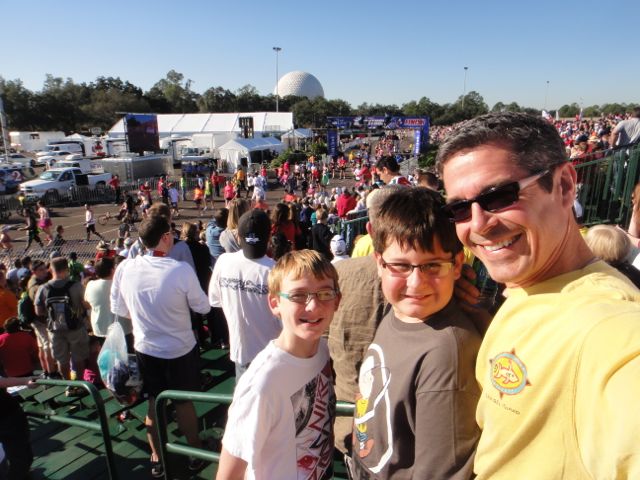 We watched some of the finish (4:22 - 4:40 finishing times)