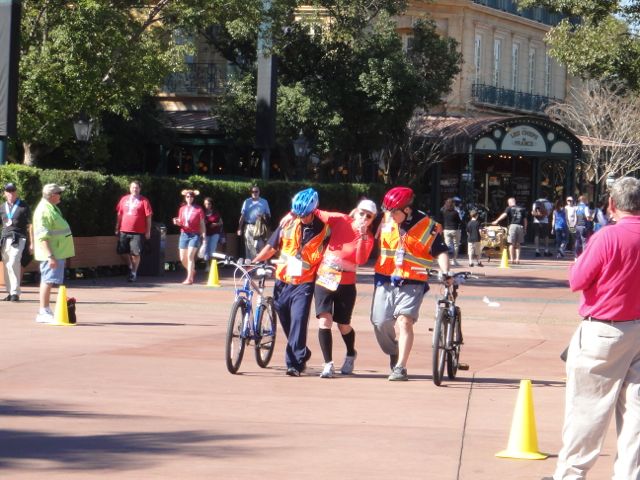 Very last runner at mile 25, French pavilion Epcot World Showcase, 2pm Jan. 8
