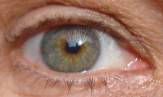 eyeball closeup photo