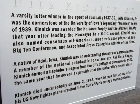 Nile Kinnick, Jr statue at University of Iowa