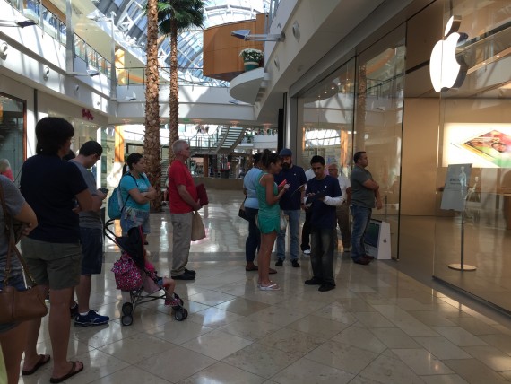 Apple Store Mall at Millenia