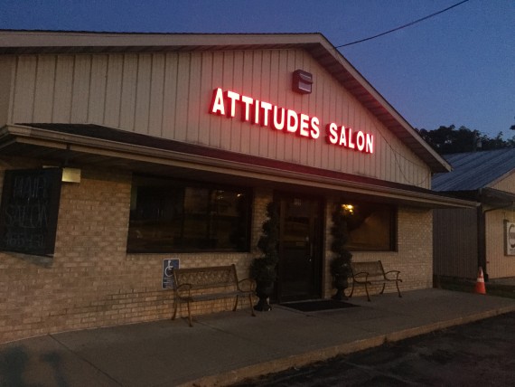 Attitudes salon in Valparaiso